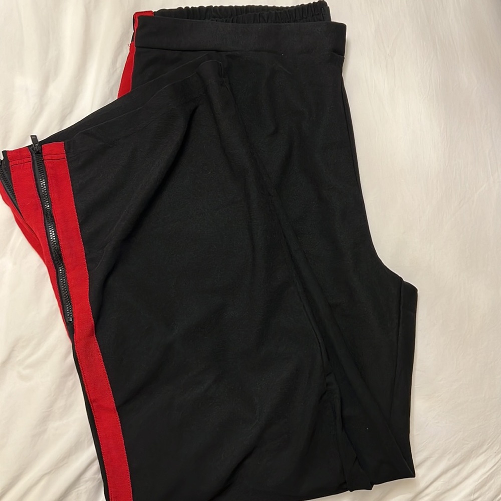 Black w/red stripes Who what wear track pants/joggers - Gently worn